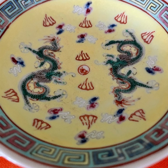 Yellow chinoiserie trinket dish - Picture 3 of 3